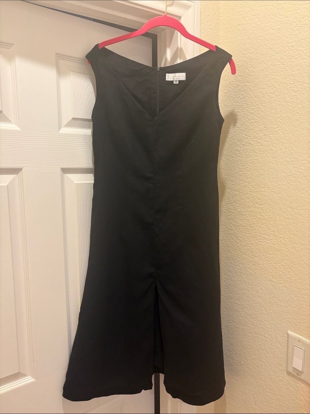 Diana Slavin Classic Black V-Neck Womens Dress, XS